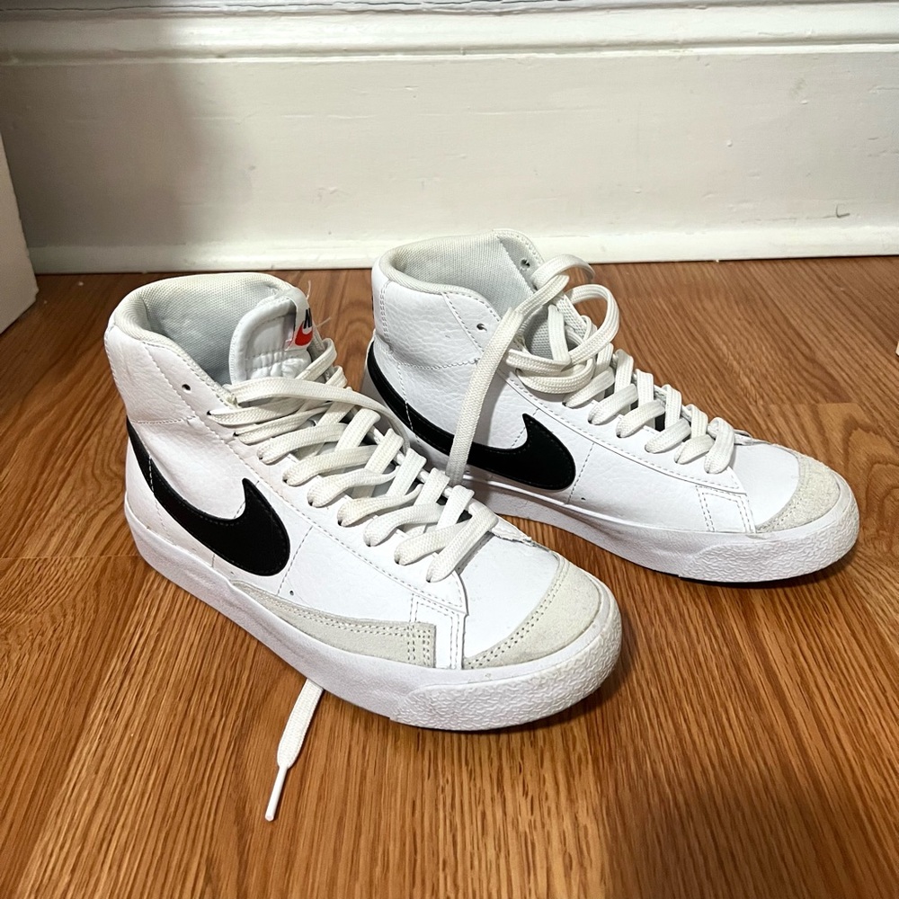 Nike Blazers 4.5 Y or 6 Women’s  great condition